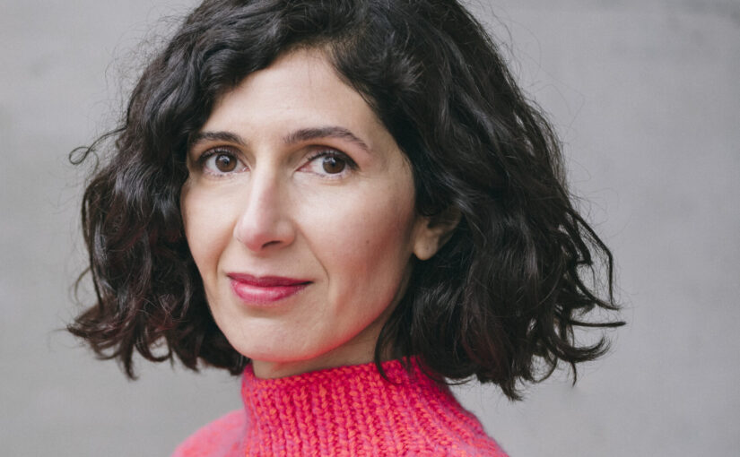 Nava Ebrahimi «Und Federn überall», Luchterhand